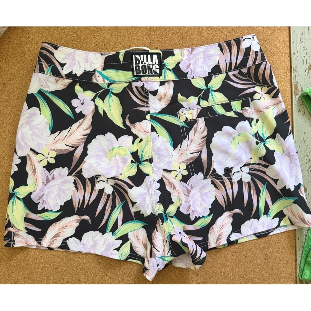 Billabong Shadow Tropical Board Shorts Women's Large Black Floral NWT - Picture 7 of 7